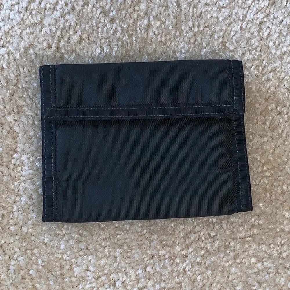 Vintage Wind n Sea Sport Wallet, black/red